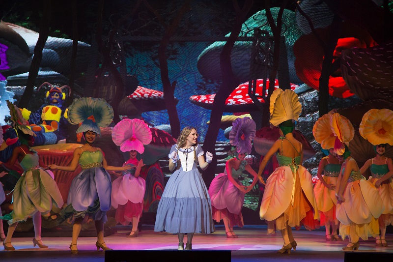 Musical Alice no País das Maravilhas no Teatro Bradesco