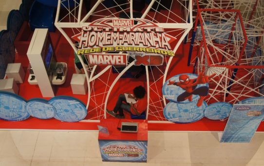 Frozen e Homem Aranha no Ilha Plaza